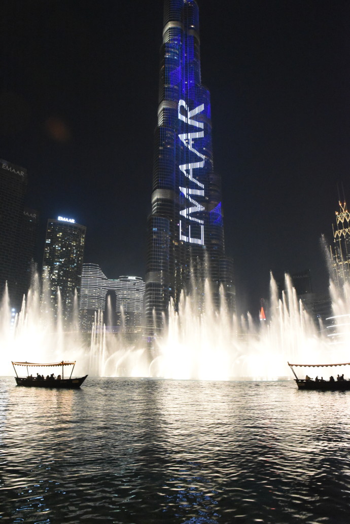 Fountain spectacular under the worlds tallest building (Credit: David Harris)