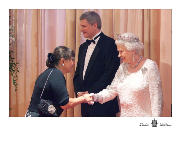 MEETING QUEEN ELIZABETH II during her visit to Ottawa in 2010. (Credit: Asper Foundation)