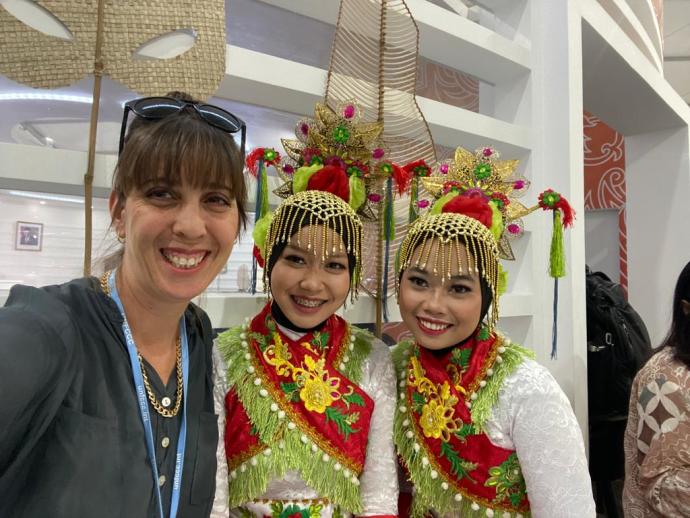 Noah Tal, Director of the Planning Division at KKL-JNF with representatives from Indonesian pavilion at Climate Conference. (Credit: KKL-JNF)