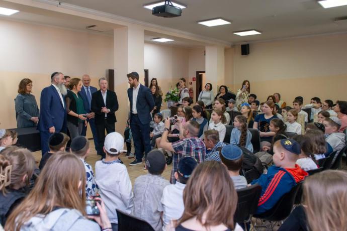 Rabbi Wolff in Odessa with U.S. diplomats (Credit: Mishpacha Orphanage Odessa)