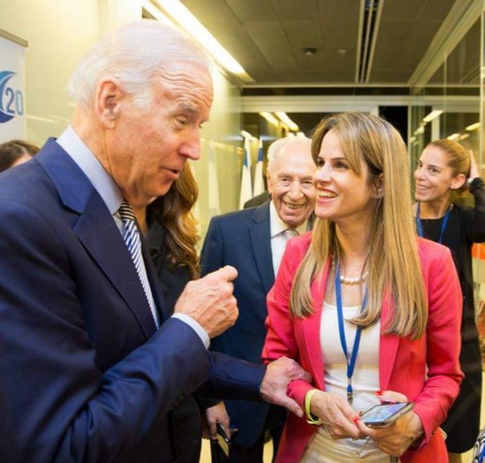 AYELET FRISH meets then-US vice president Joe Biden as former Israeli president Shimon Peres looks on. (Sivan (Credit: SIVAN FARAG)