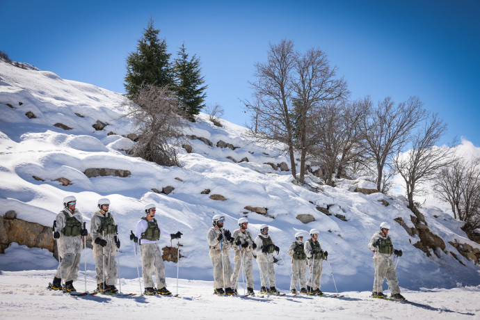 Israeli reserve soldiers belonging to the IDF Alpinist Unit, seen during a drill in Mount Hermon, northern Israel, February 7, 2024. (Credit: David Cohen/Flash90)
