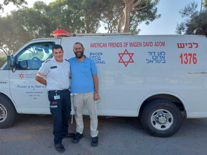 Hananal Jarfi and Aviv Shneor (Credit: MDA)