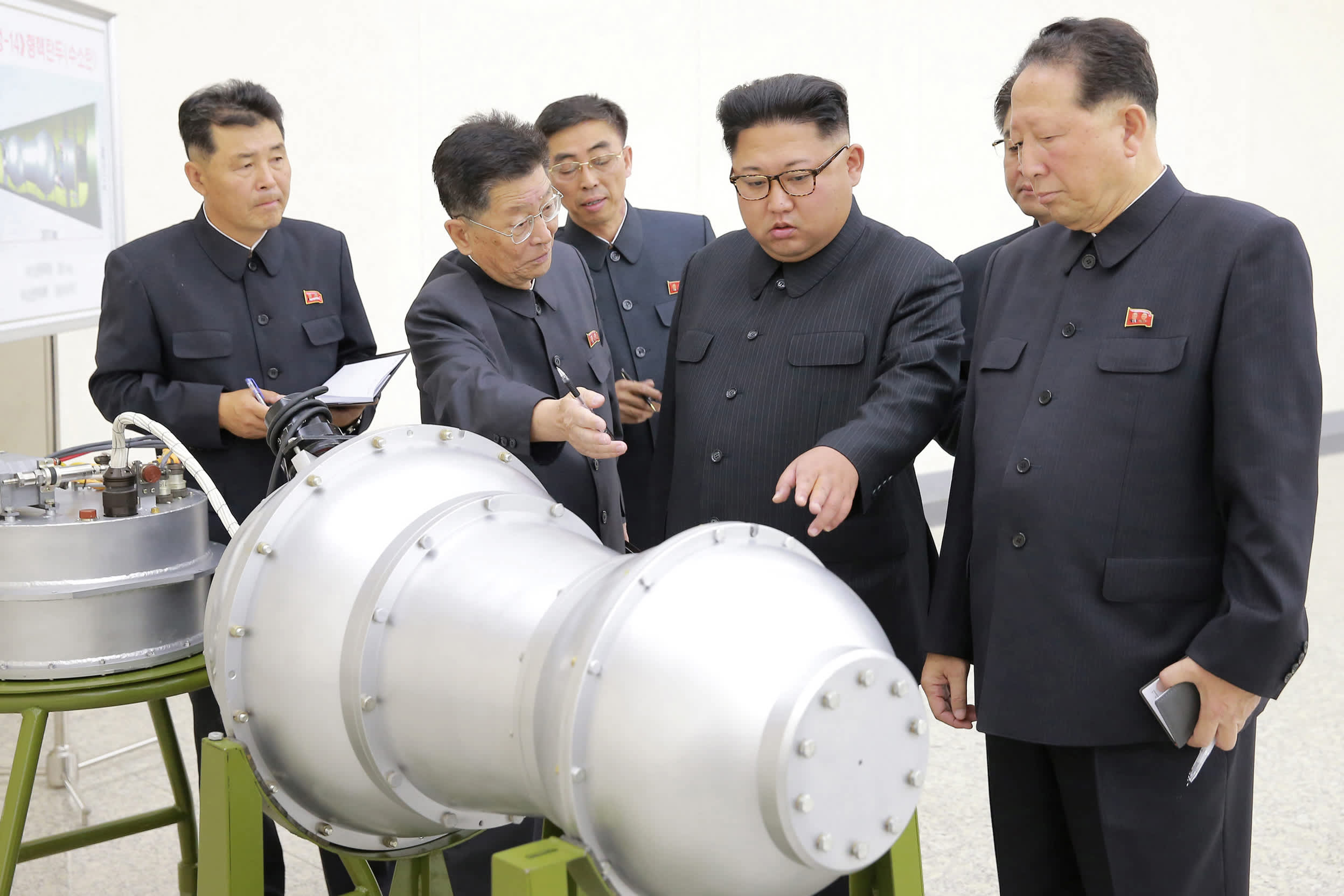 North Korean leader Kim Jong Un provides guidance on a nuclear weapons program in this undated photo released by North Korea's Korean Central News Agency (KCNA) in Pyongyang September 3, 2017.   KCNA/VIA REUTERS 