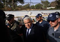  Yair Lapid attends a protest calling for the release of hostages held in the Gaza Strip