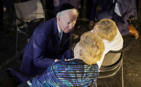  US President Joe Biden meets with holocaust survivors Dr. Gita Cycowicz and Rena Quint during his visit to the Yad Vashem Holocaust Remembrance Center in Jerusalem, July 13, 2022.