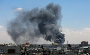  Smoke rises after an Israeli strike as Israeli forces launch a ground and air operation in the eastern part of Rafah, in the southern Gaza Strip May 7, 2024.