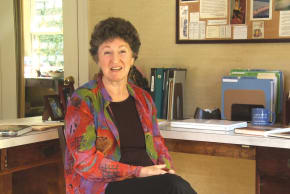 Chana Bloch (1940-2017) in the 2011 documentary, Traduire
