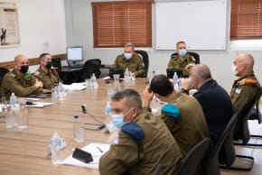 IDF Chief of Staff Aviv Kohavi meets with Gaza Division, April 25, 2021