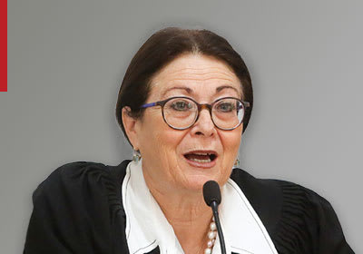  Esther Hayut