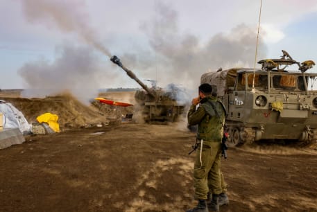  An IDF artillery unit fires towards Lebanon near the Israeli border with Lebanon, northern Israel, November 2, 2023.