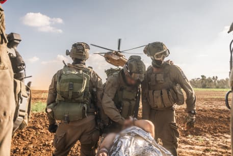  IDF troops evacuate wounded personnel in the North. April17, 2024.