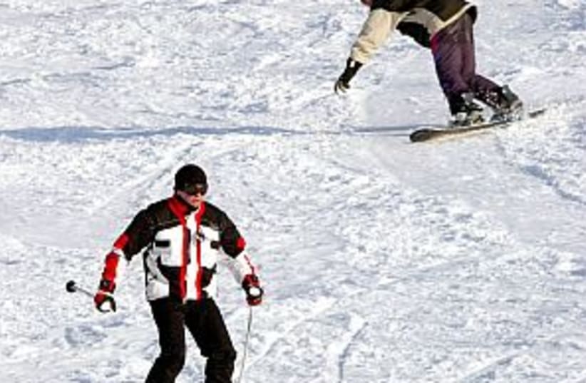 skiing in Hermon 298.88 (photo credit: Ariel Jerozolimski)