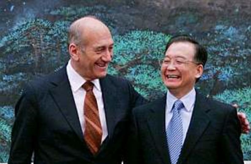 olmert, chinese pm 298.8 (photo credit: AP)