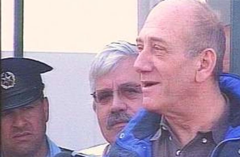 Olmert interrogat 298.88 (photo credit: Channel 2)