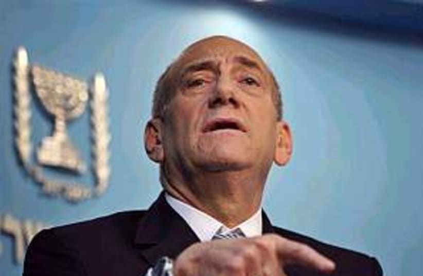Olmert has seizure 298.8 (photo credit: AP)