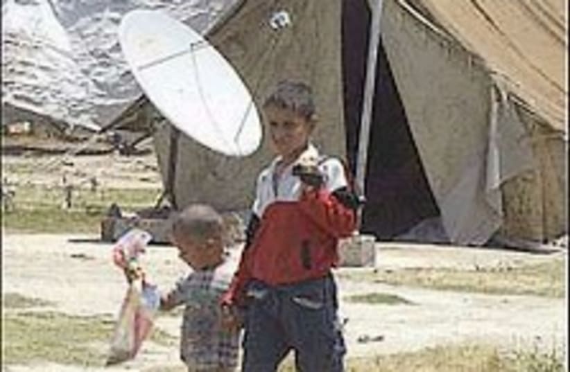 Palestinian refugees 224 (photo credit: AP)
