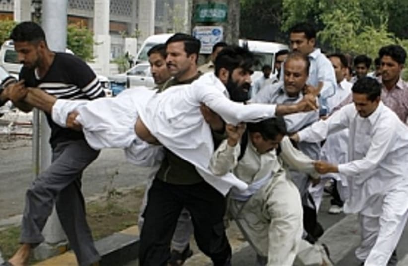 Pakistan violence (photo credit: AP)