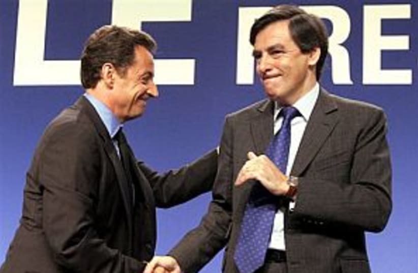 Sarkozy fillon 298 88 (photo credit: AP)