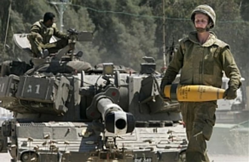 IDFtank shellGaza 298.88 (photo credit: AP)