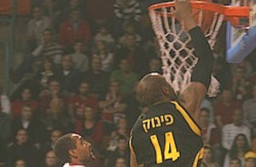 basketball Maccabi Netanya Pinnock (photo credit: Roi Levy)