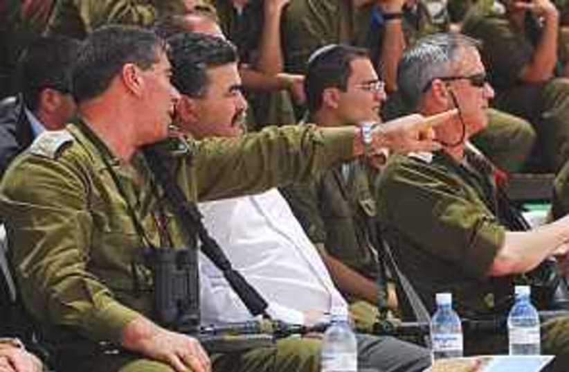 Ashkenazi Peretz drill  (photo credit: IDF)