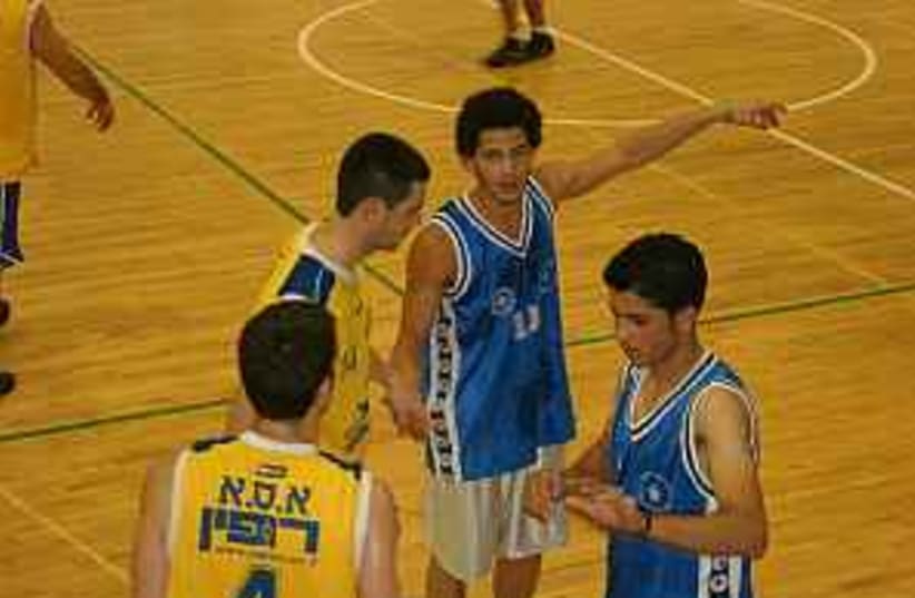 isr-pal basketball 298  (photo credit: )