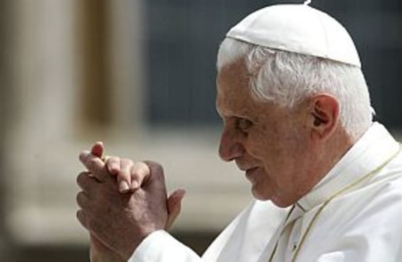 pope prays 298.88 (photo credit: AP [file])