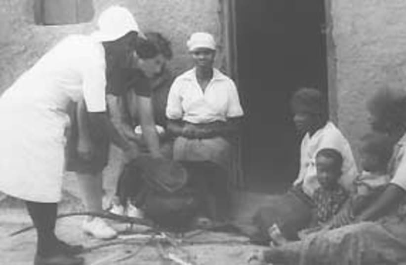 Emily Kark helps S. Africans in 1950s (photo credit: Judy Siegel Itzkovich)