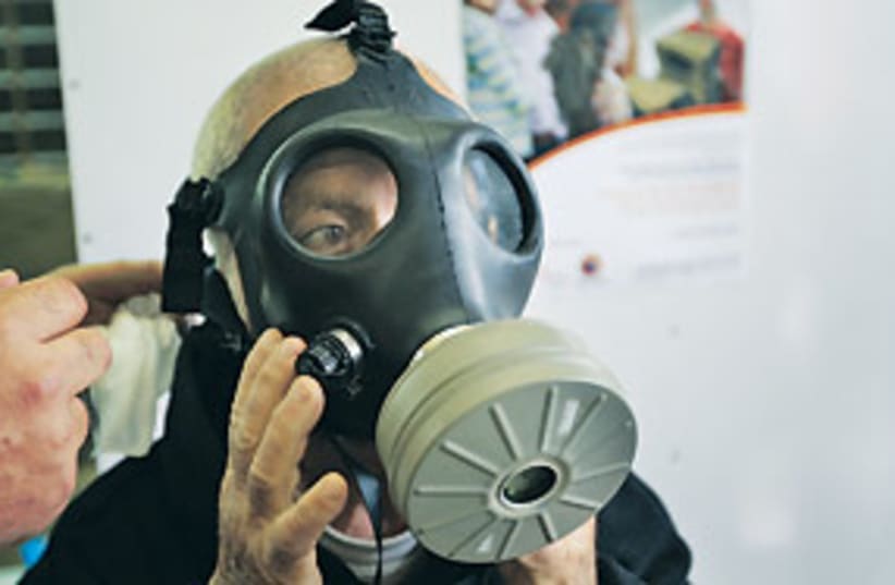 gas mask 311 (photo credit: AP)