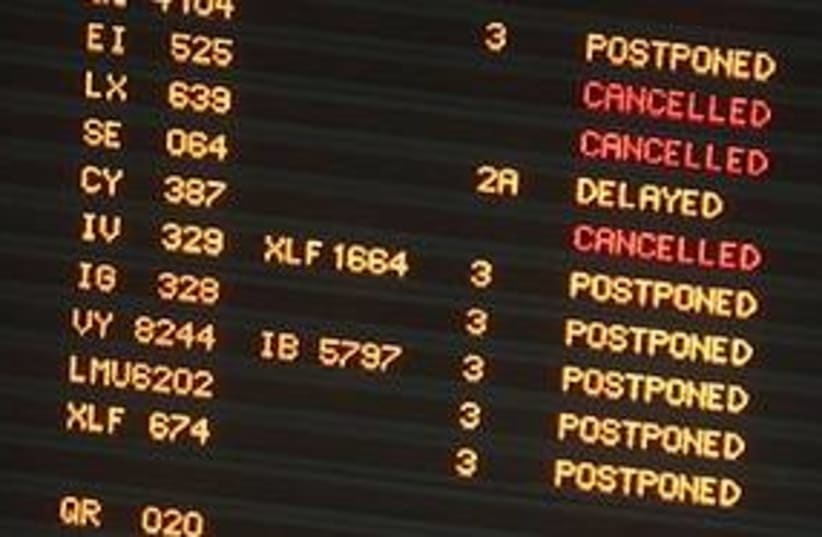 flights cancelled 311 (photo credit: AP)