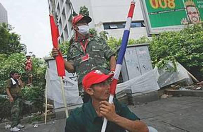 Thai makeshift barricade 311 (photo credit: Associated Press)