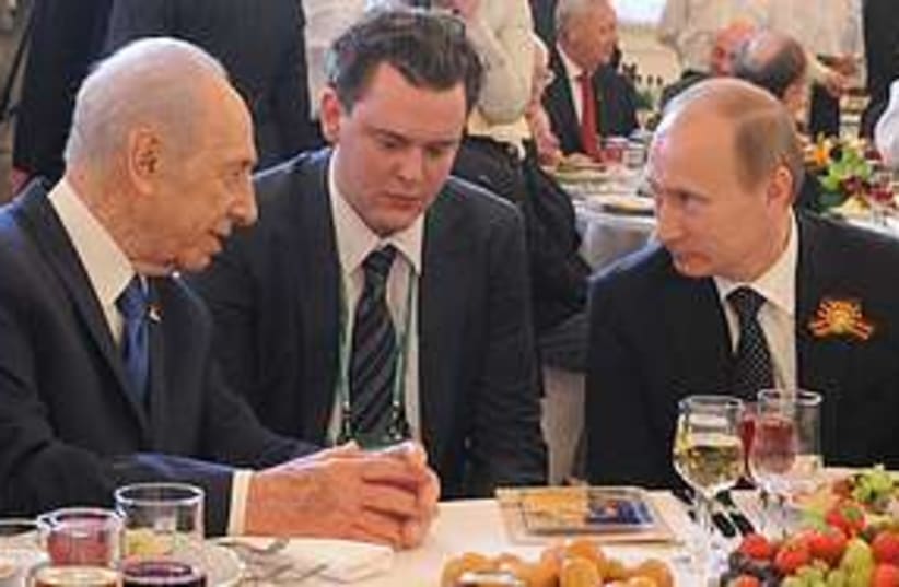 Peres Putin 311 (photo credit: Government Press Office)