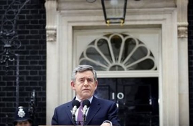 Gordon Brown to resign -distant 311 (photo credit: Associated Press)