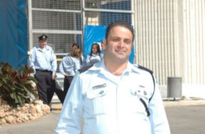 Policeman 'Shuki' Sofer zal 311 (photo credit: Israel Police)