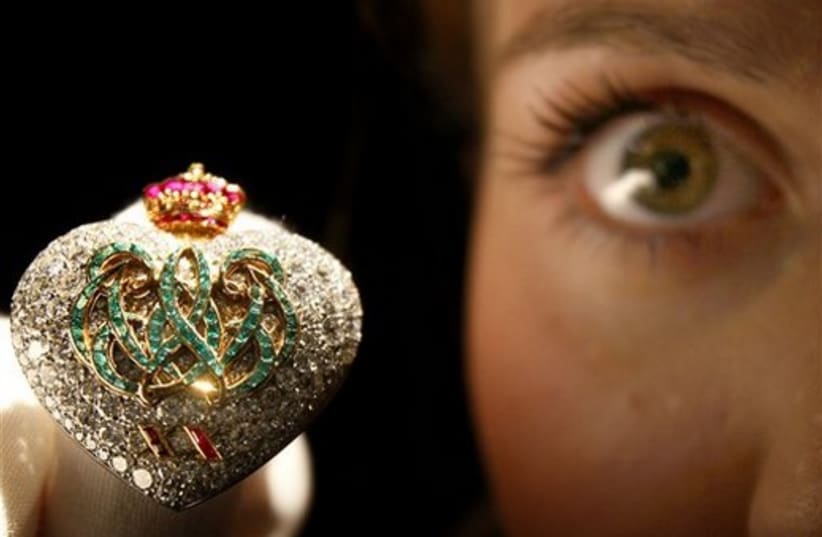 Sotheby jewelery auction (photo credit: AP)