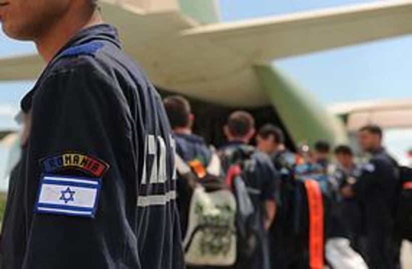 Romania crews return (photo credit: Courtesy of IDF)