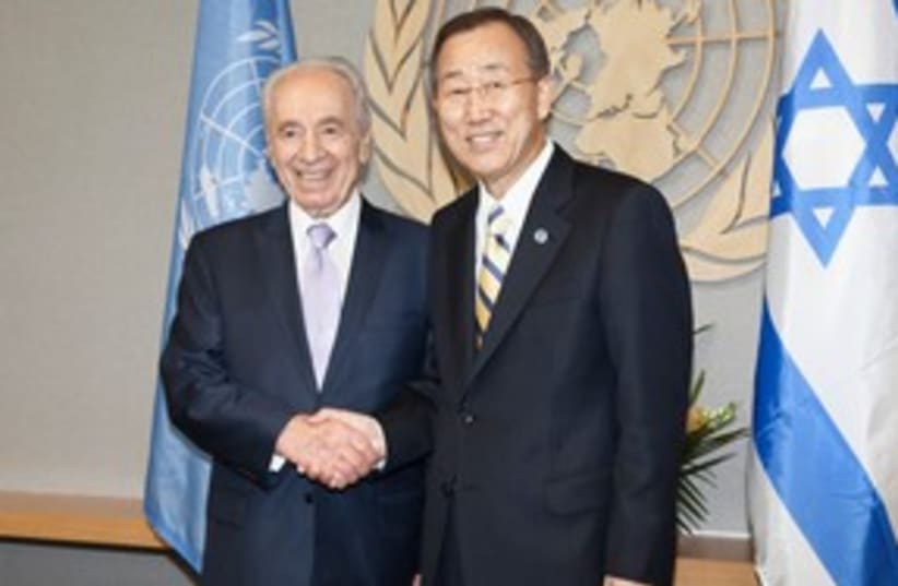 Peres Ban Ki Moon shaking hands 311 (photo credit: Meytal Yeslovitz)