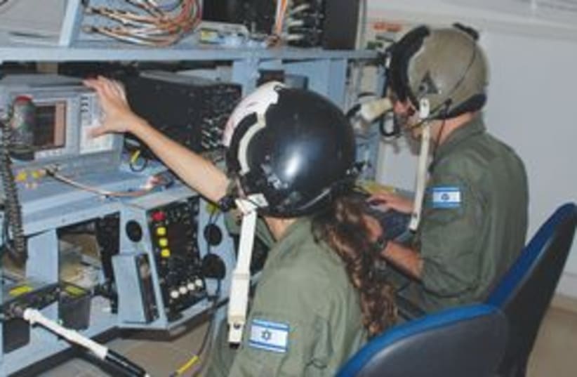 311_Electronic warfare (photo credit: IDF Spokesmans Unit)