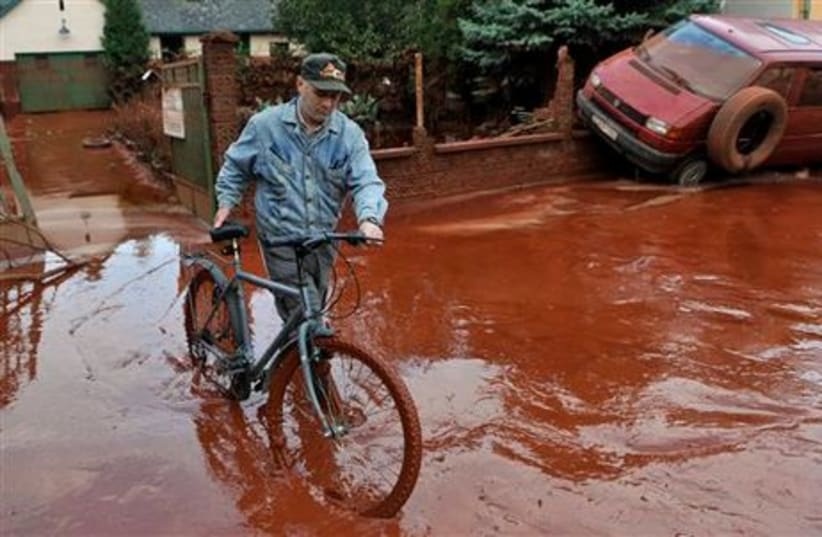 hungary sludge for gallery 3 (photo credit: AP)