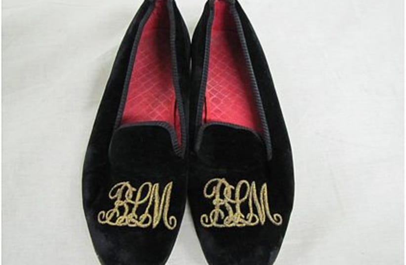 madoff slippers 424x319 (photo credit: US Dept. of Justice)