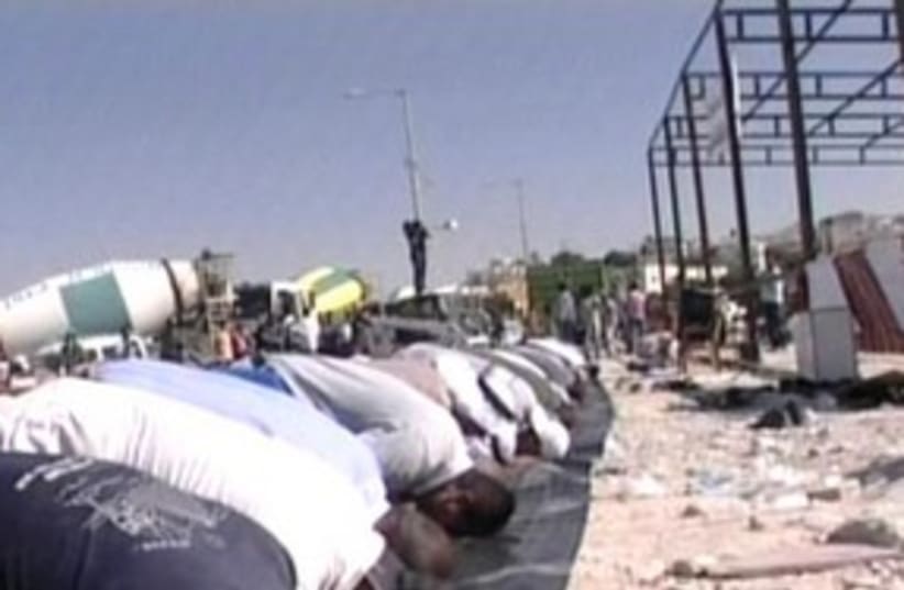 311_bulldozed Rahat mosque (photo credit: Channel 10)