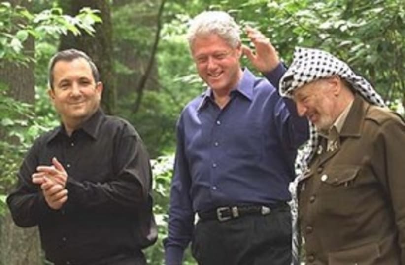 Barak, Clinton, Arafat at Camp David 311 AP (photo credit: AP)