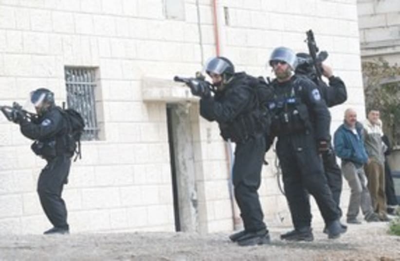 Border police training 311 (photo credit: Ariel Jerozolimski)