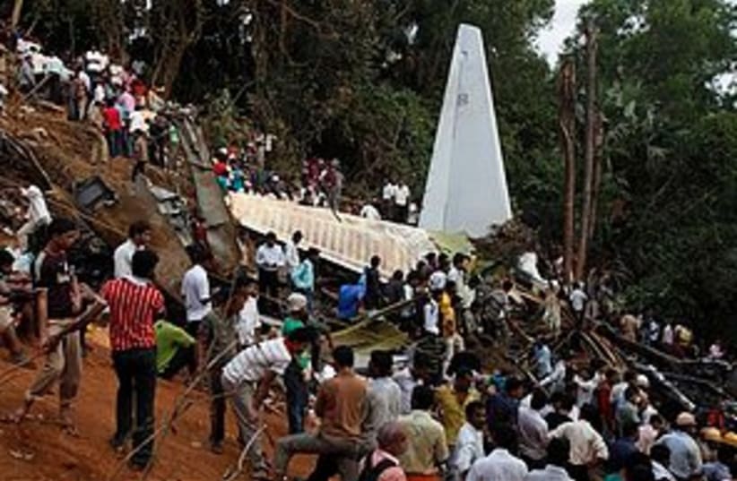 India plane crash_311 (photo credit: ASSOCIATED PRESS)