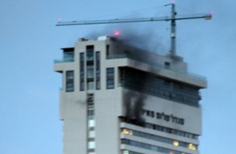 Shalom Tower fire 311 (photo credit: Aloni Mor)