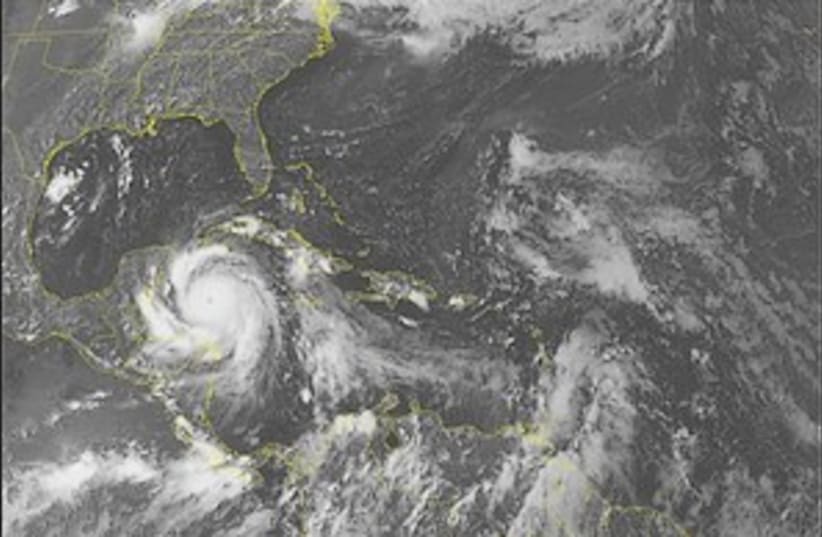 Hurricane dean 298.88 (photo credit: AP)