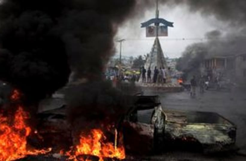 Haiti Election Riots 311 (photo credit: Associated Press)