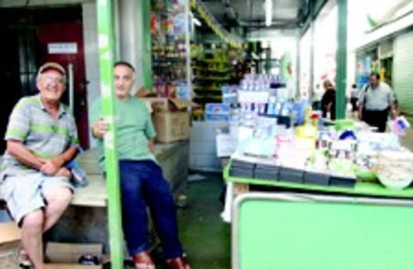 Shopkeepers in the south (photo credit: Israel Sun , JRep)
