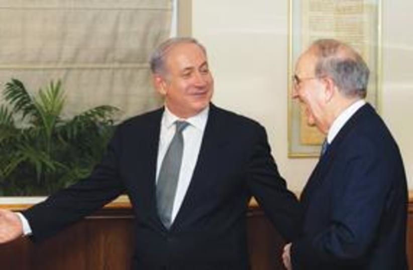 Netanyahu and Mitchell 311 (photo credit: AP)